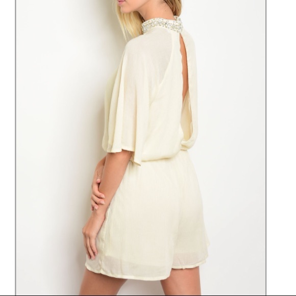 Ivory Mock Neck 3/4 Flutter Sleeve Romper, NEW! - Picture 2 of 6